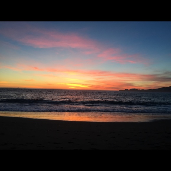 Meet your Posher, Tia - Picture 2 of 3